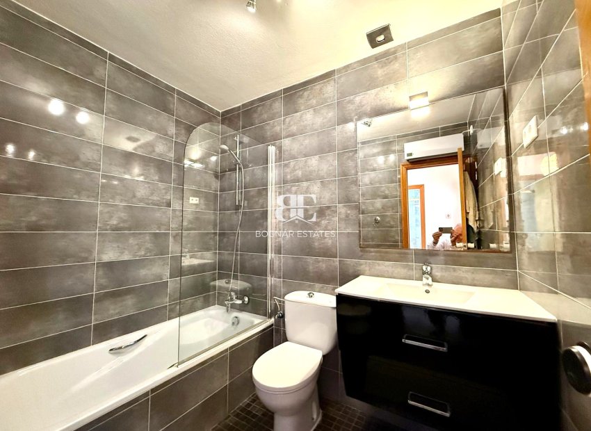 Herverkoop - Villa -
Villamartín