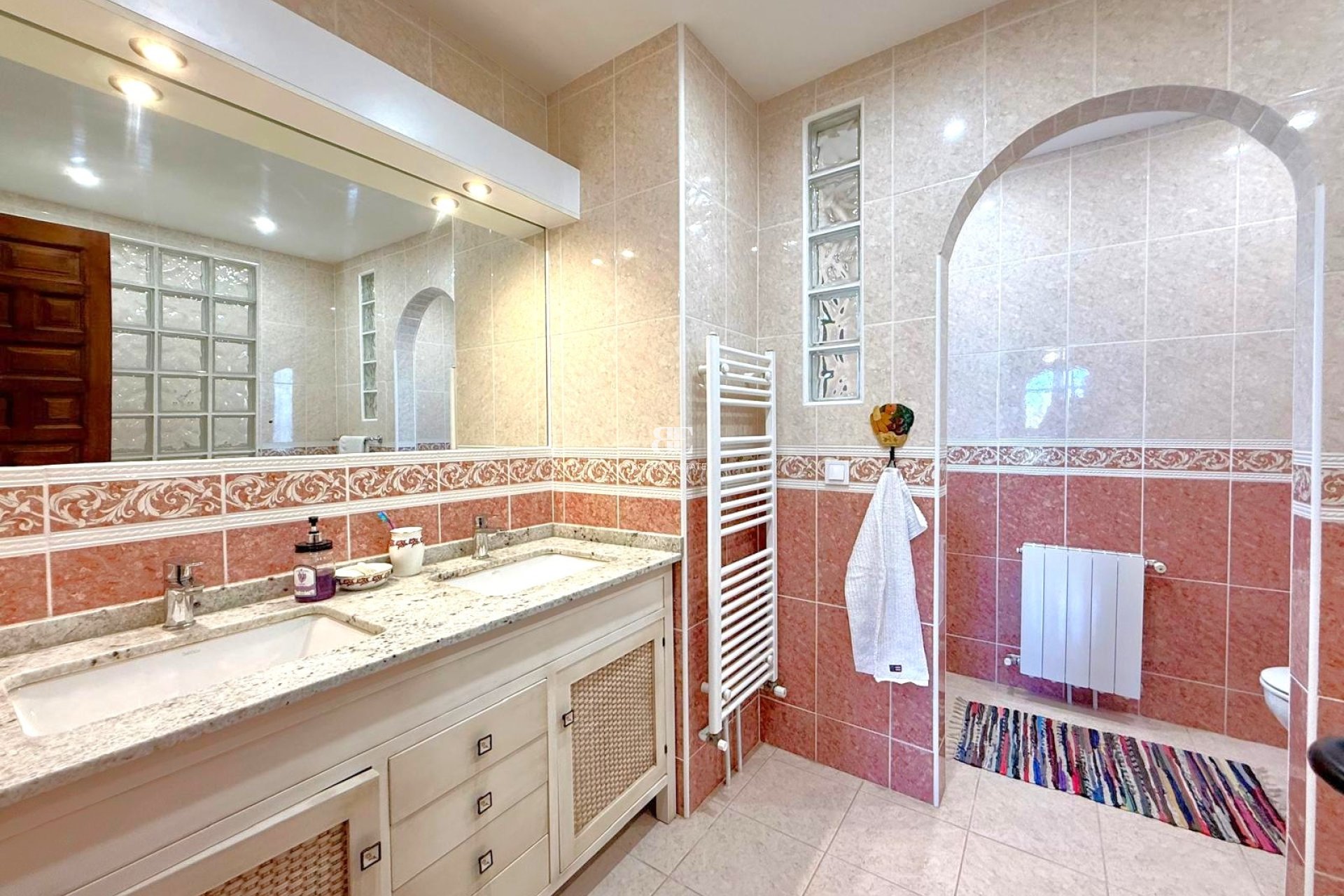 Herverkoop - Villa -
Villamartín