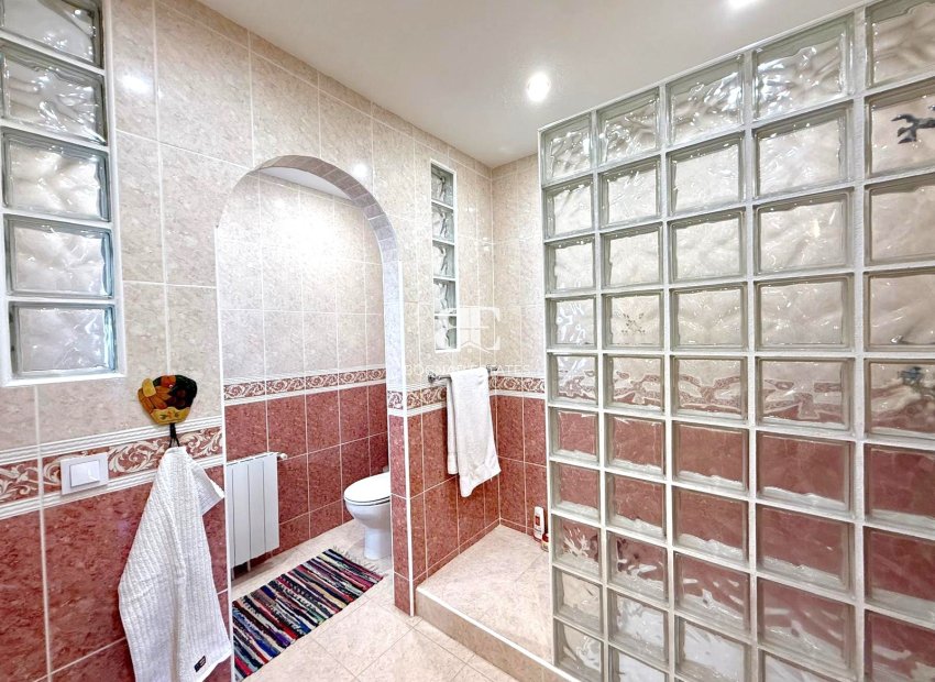 Herverkoop - Villa -
Villamartín