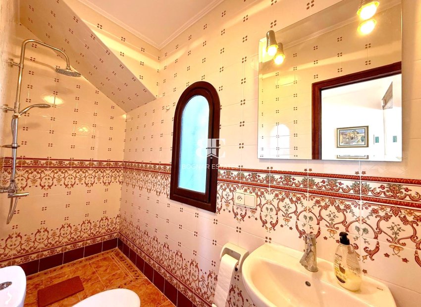 Herverkoop - Villa -
Villamartín