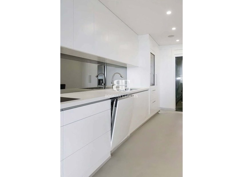 Neubau - apartment -
Relleu