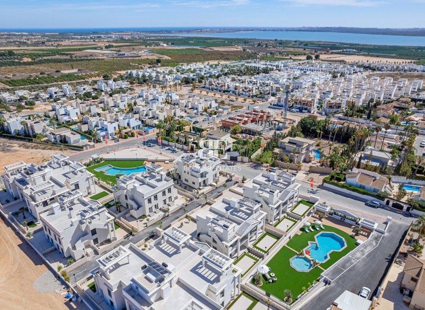 Neubau - apartment -
Rojales