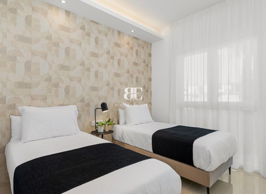 Neubau - apartment -
Rojales