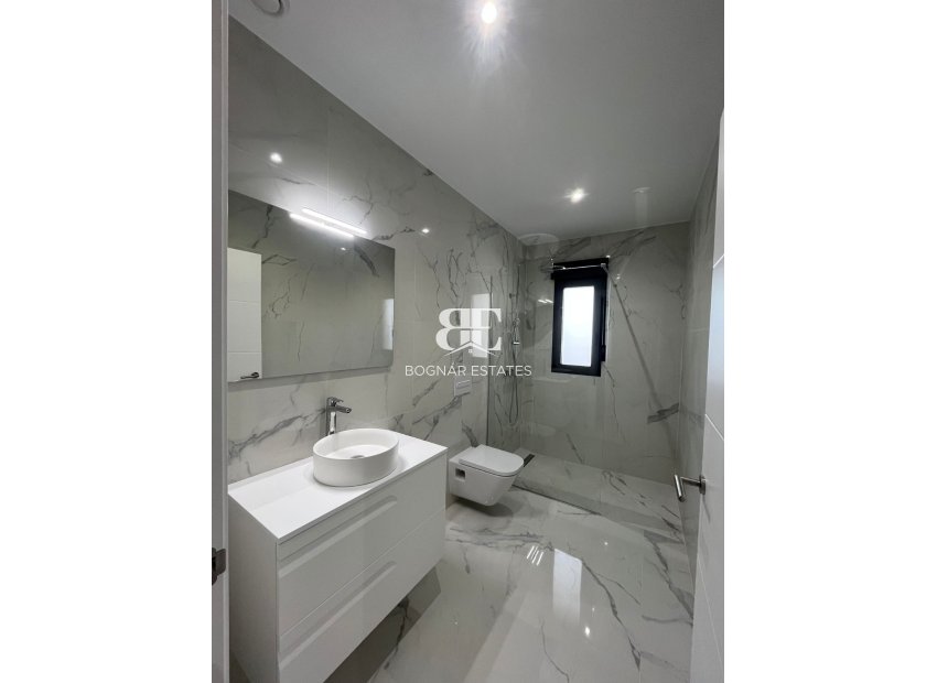 Neubau - detached -
La Romana