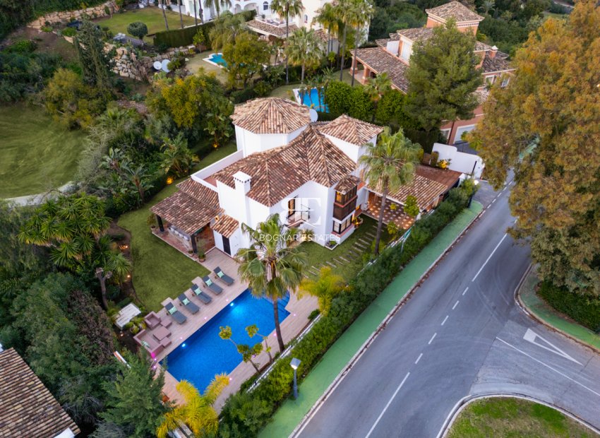 Neubau - Villa -
Benahavís