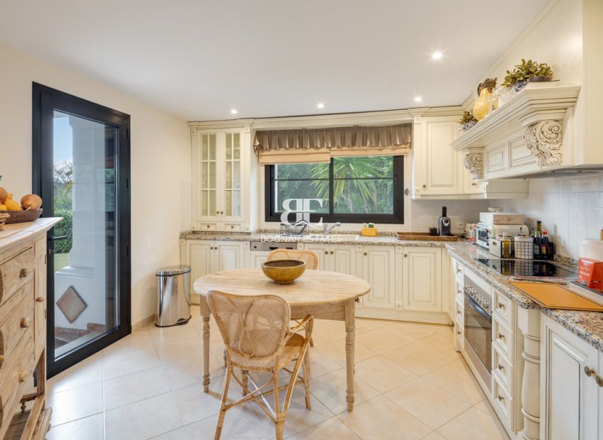 Neubau - Villa -
Benahavís