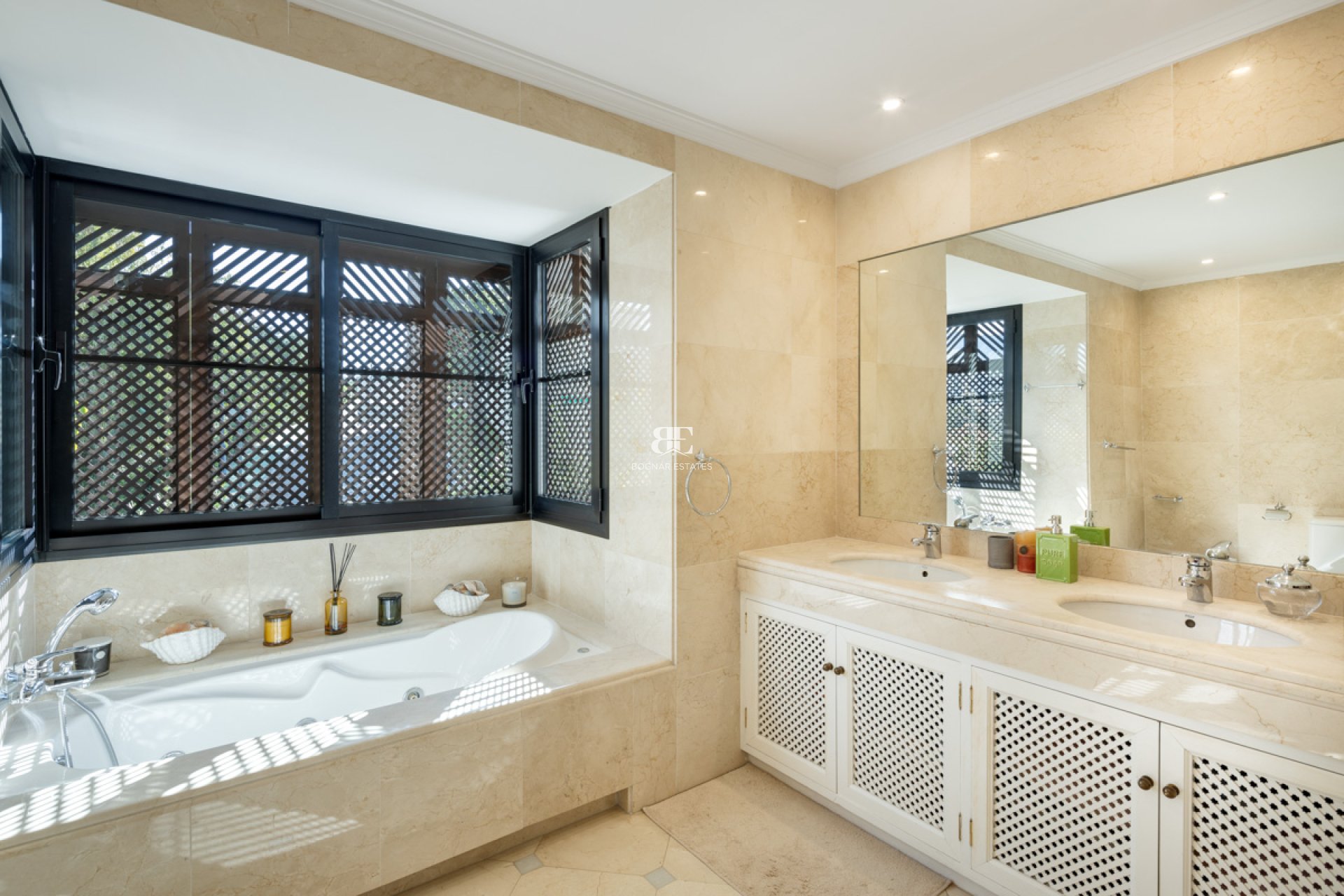 Neubau - Villa -
Benahavís