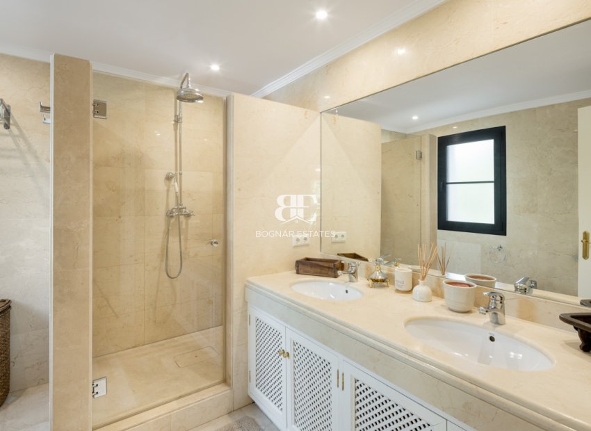 Neubau - Villa -
Benahavís