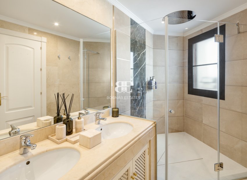 Neubau - Villa -
Benahavís