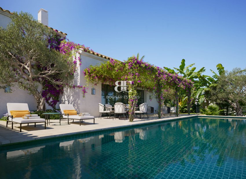 Neubau - Villa -
Casares