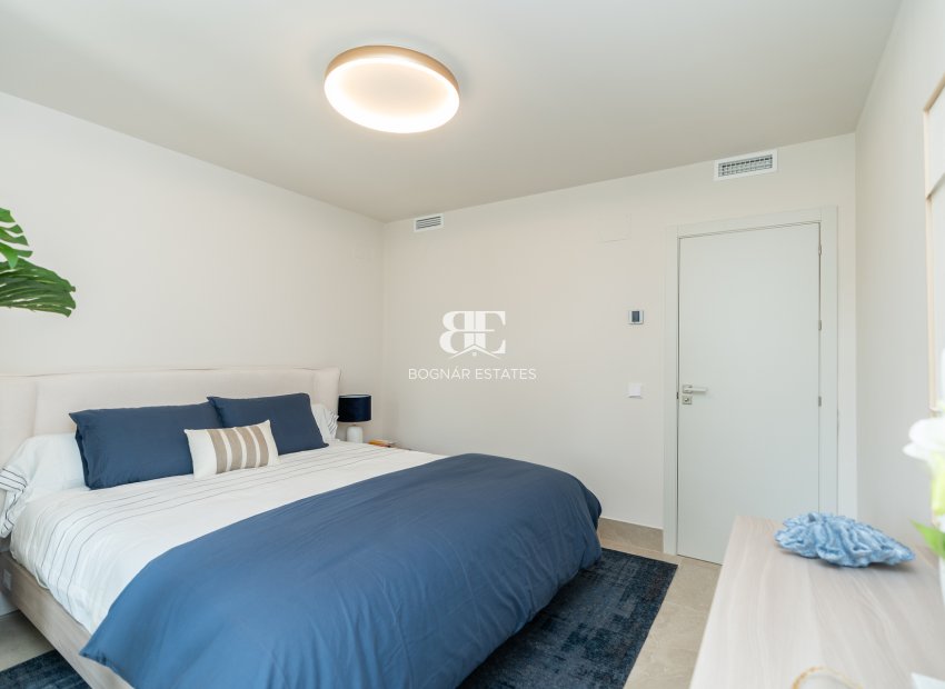 New Build - apartment -
Benahavís