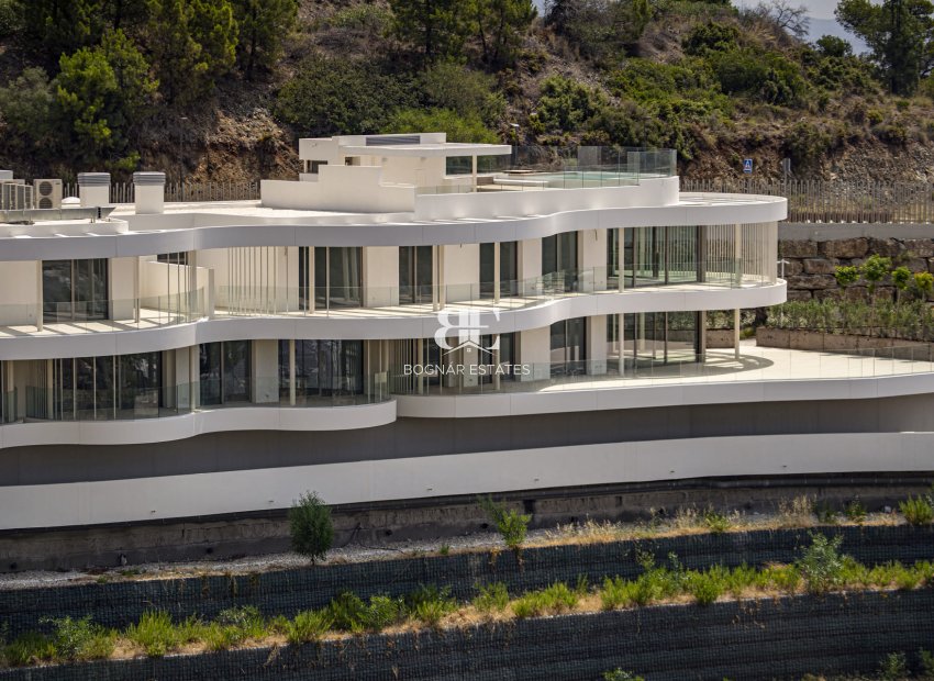 New Build - apartment -
Benahavís