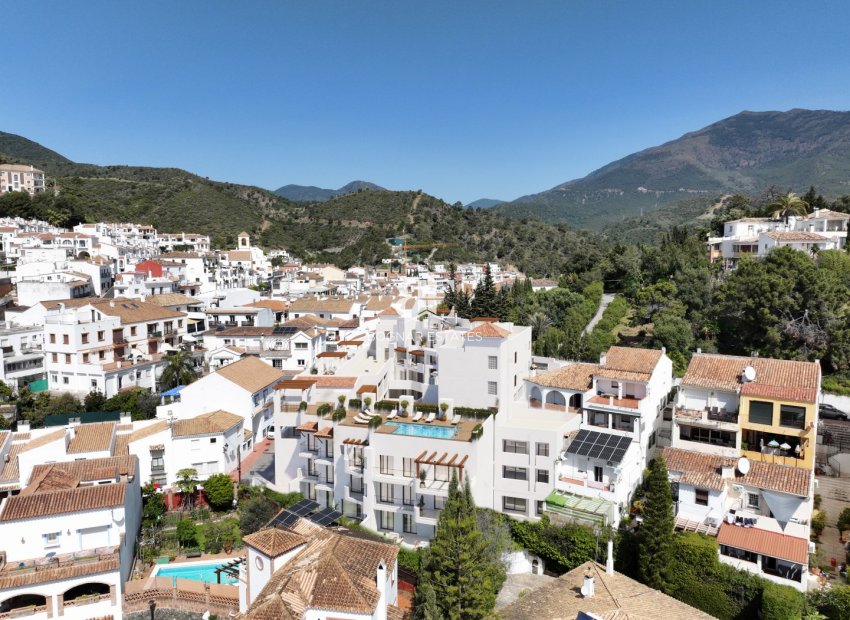 New Build - apartment -
Benahavís