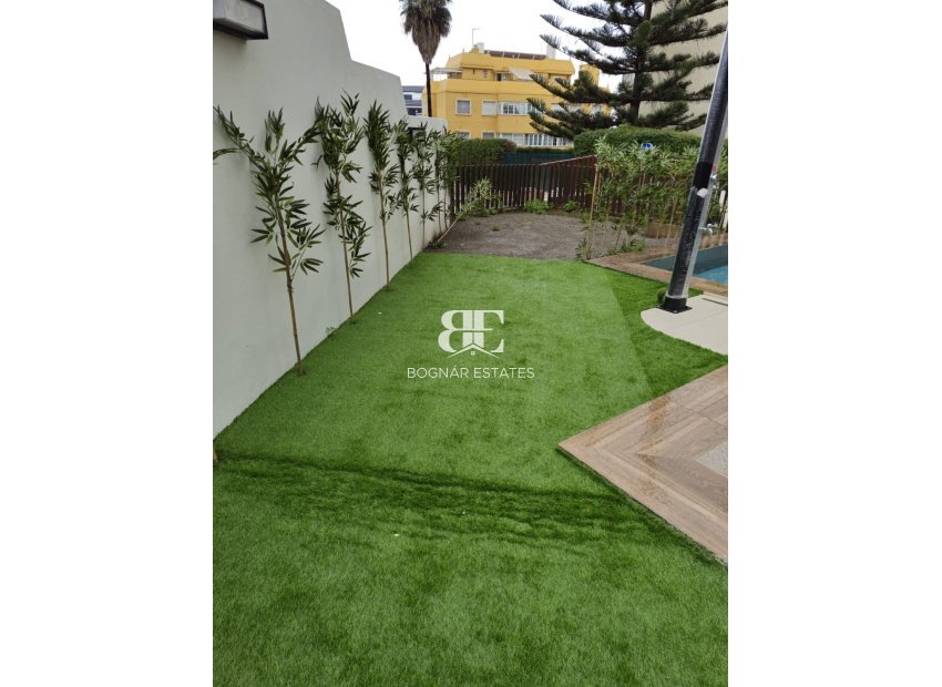 New Build - apartment -
Benalmádena