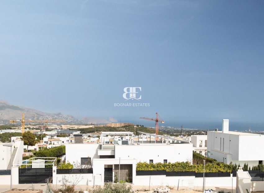 New Build - detached -
Polop