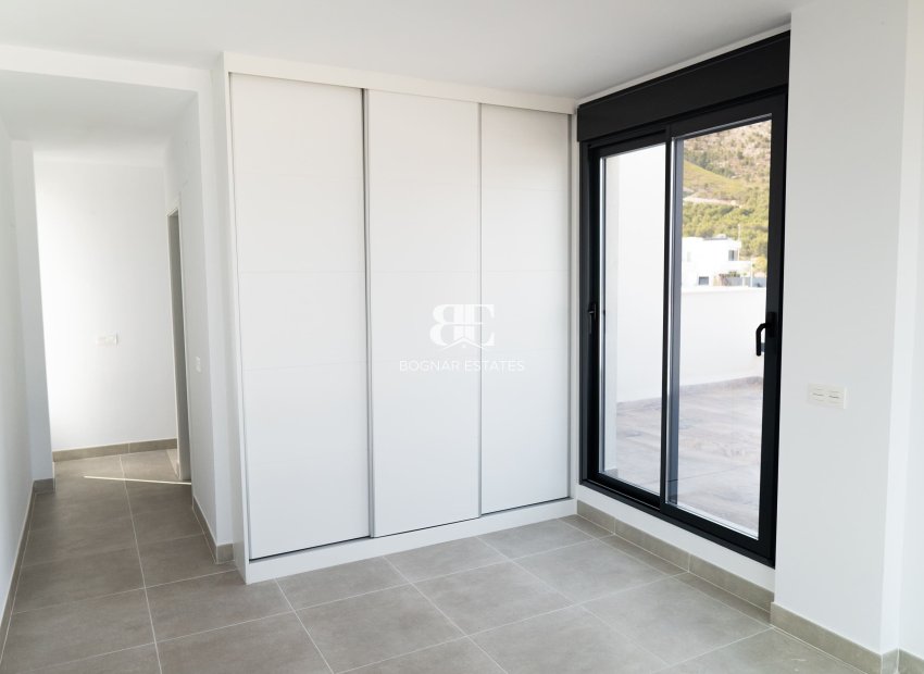 New Build - detached -
Polop