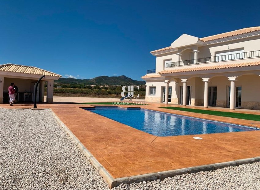 New Build - detached -
Prado