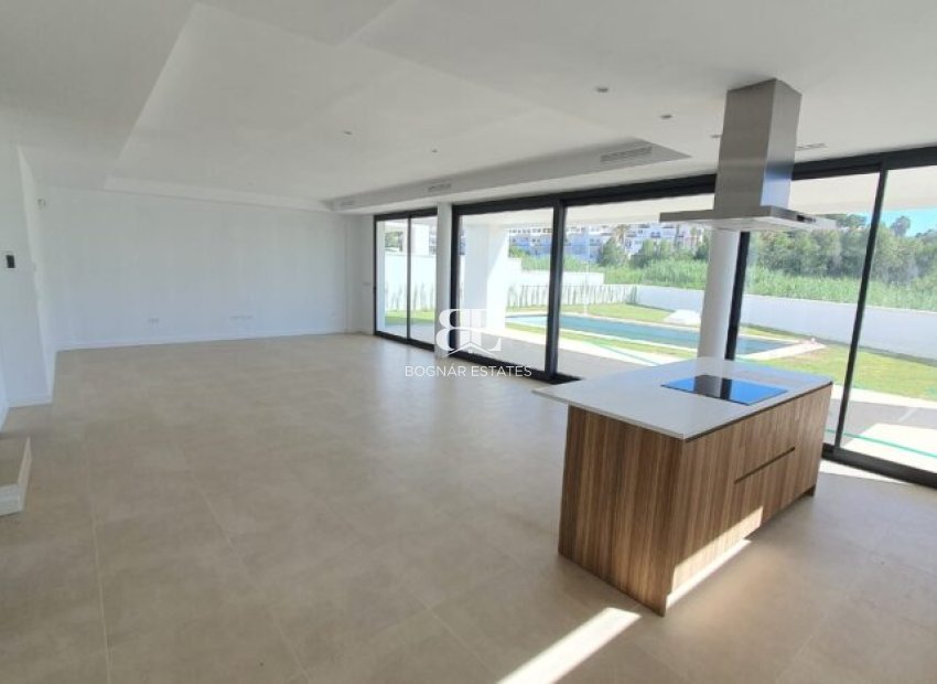 New Build - Villa -
Manilva