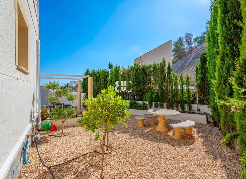 Resale - 4. Semi-detached villa -
Ciudad Quesada - Costa Blanca South