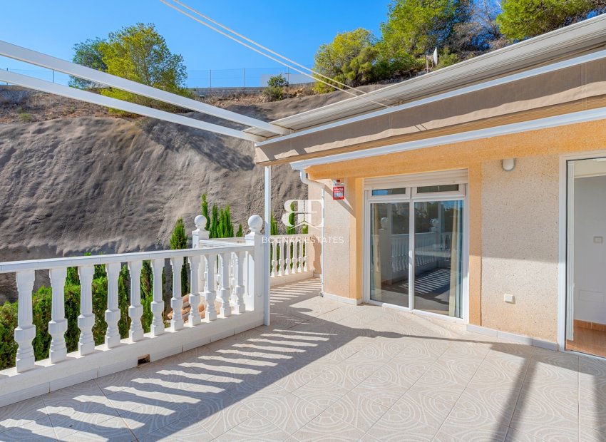 Resale - 4. Semi-detached villa -
Ciudad Quesada - Costa Blanca South