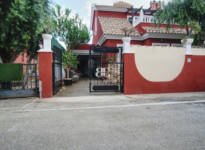 Resale - 4. Semi-detached villa -
Orihuela Costa - Costa Blanca South
