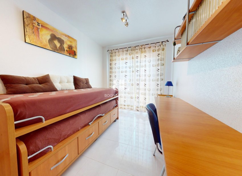 Resale - apartment -
Aguilas - Los Geraneos