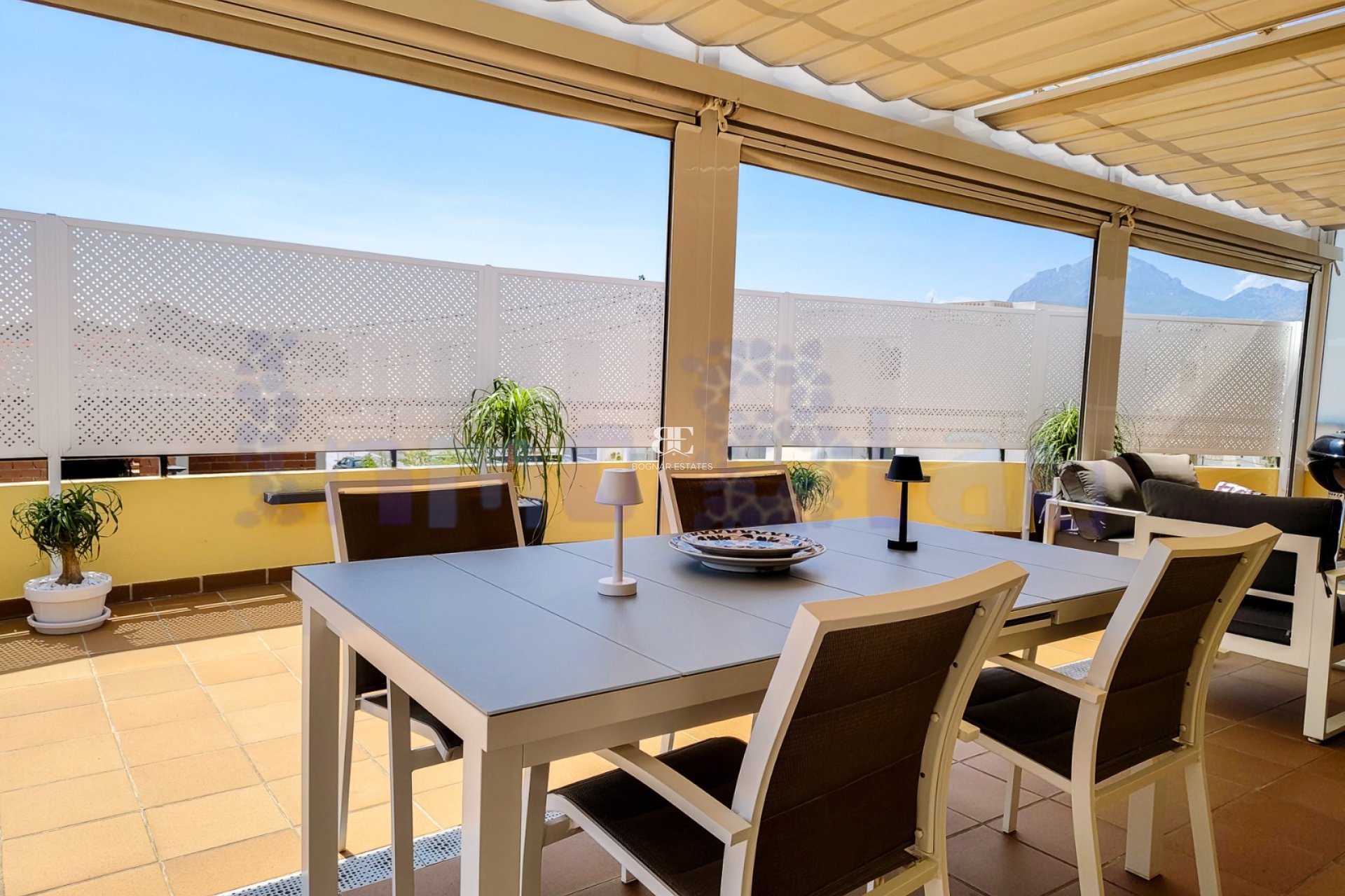 Resale - apartment -
Albir