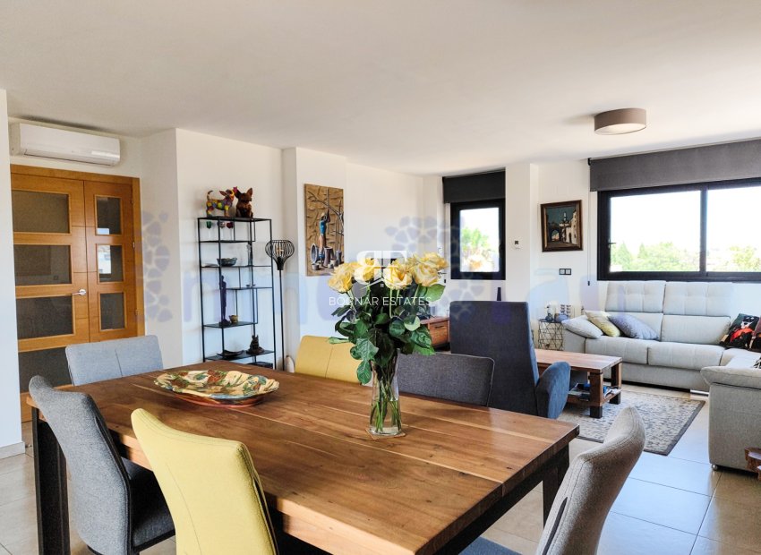 Resale - apartment -
Albir