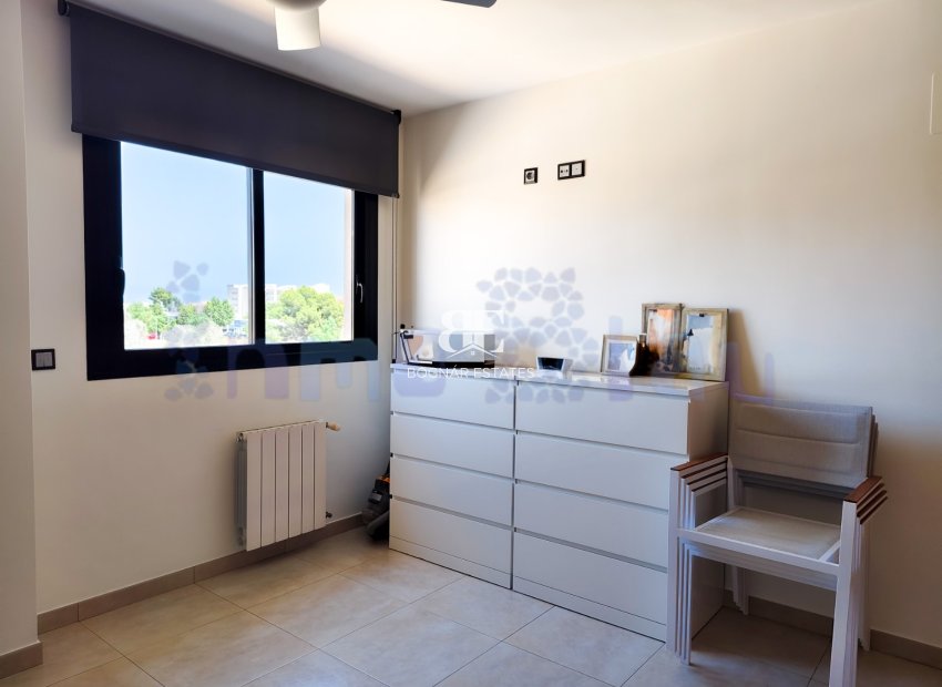 Resale - apartment -
Albir