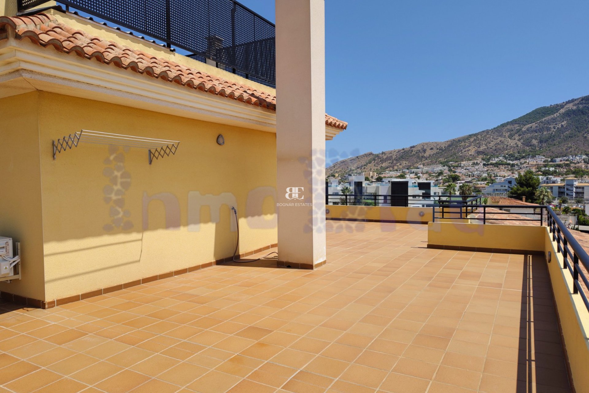 Resale - apartment -
Albir