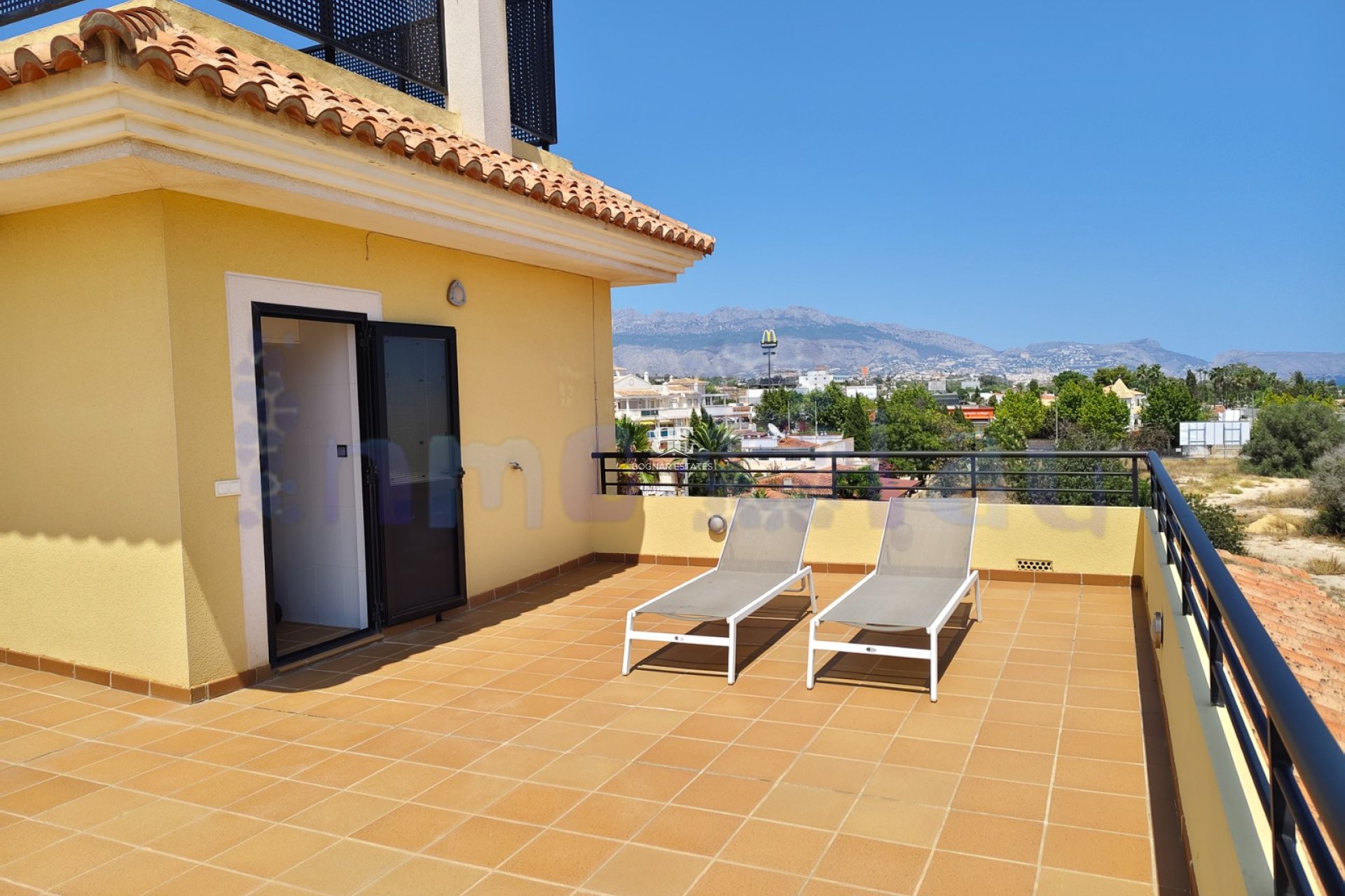 Resale - apartment -
Albir