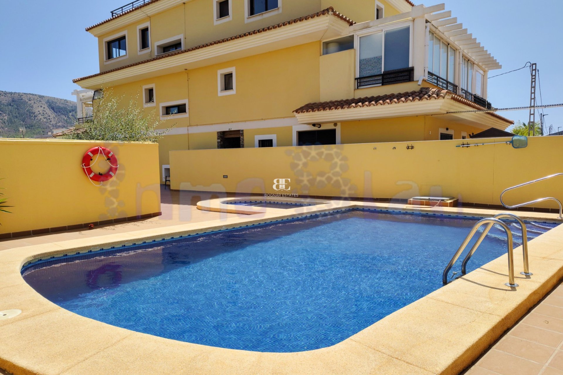 Resale - apartment -
Albir