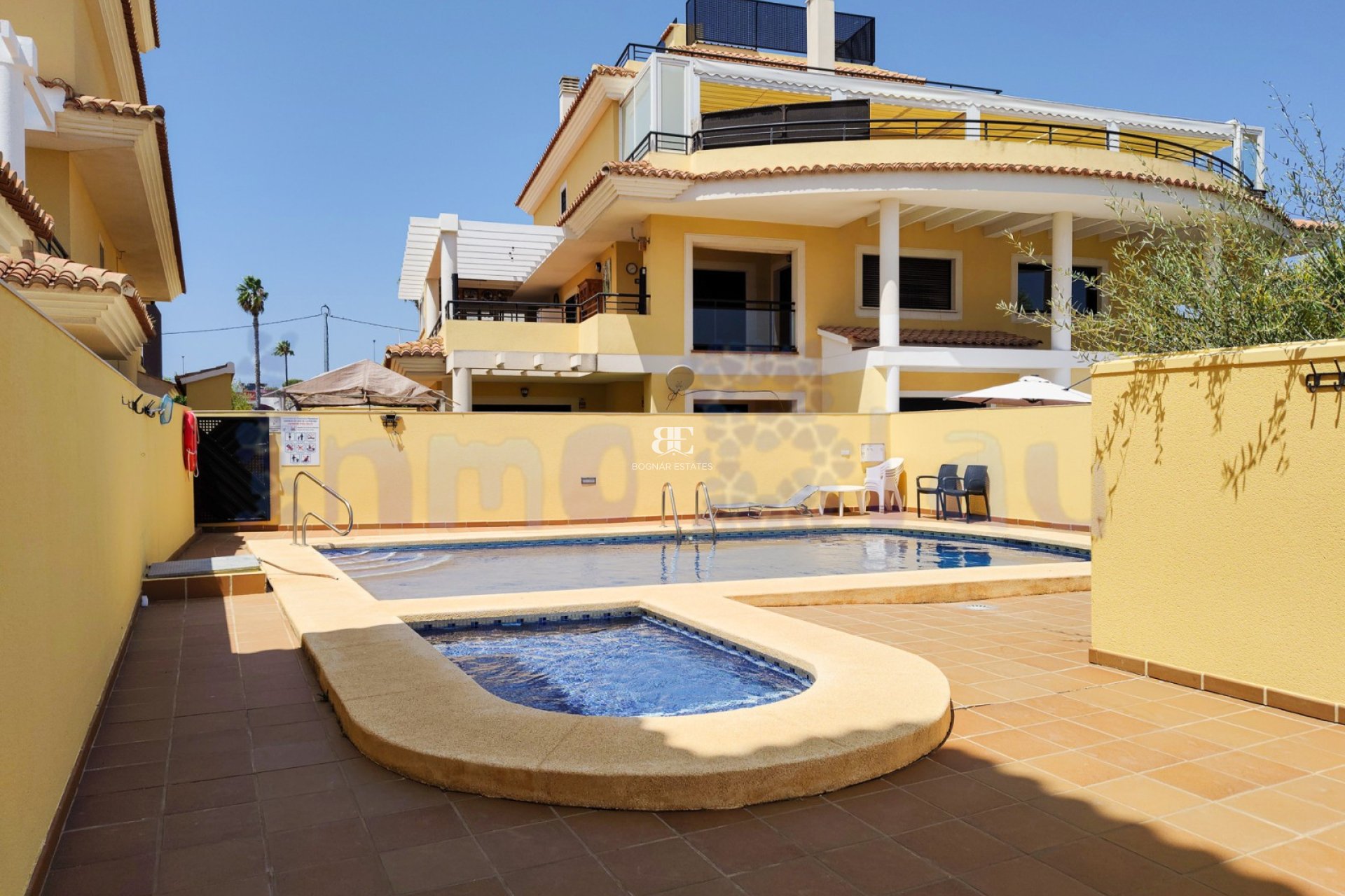 Resale - apartment -
Albir