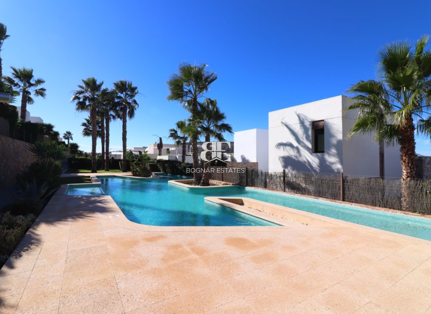 Resale - apartment -
Algorfa - La finca Golf