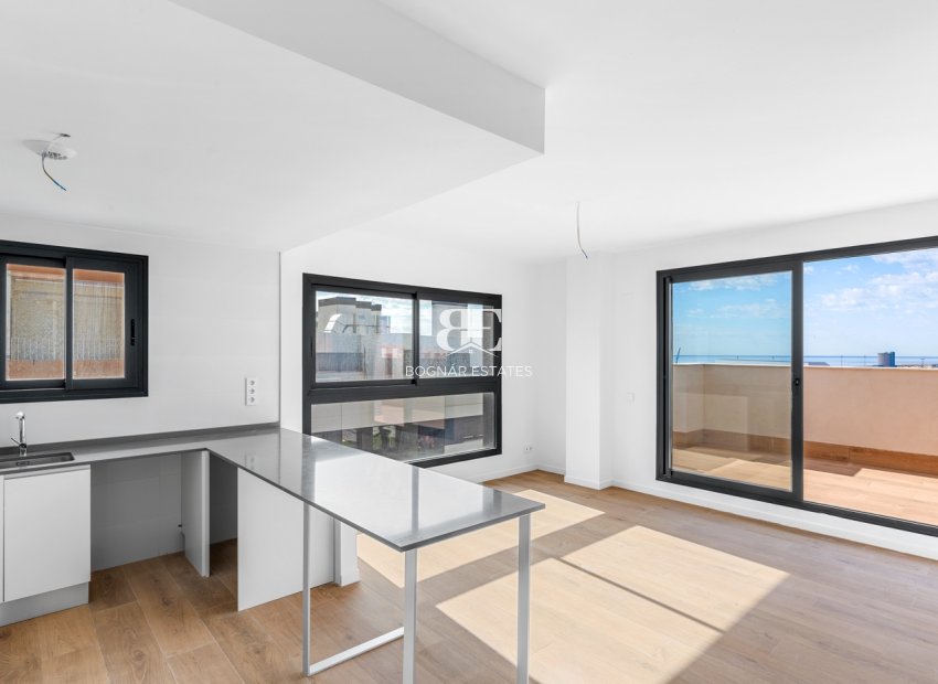 Resale - apartment -
Alicante - Benalua