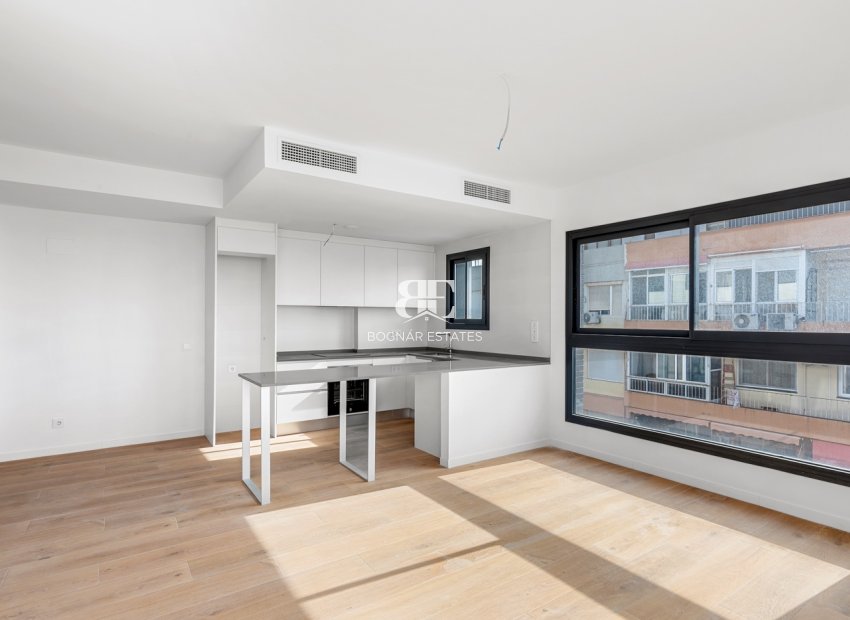 Resale - apartment -
Alicante - Benalua