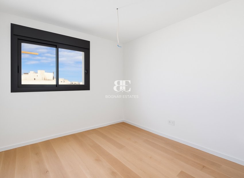 Resale - apartment -
Alicante - Benalua