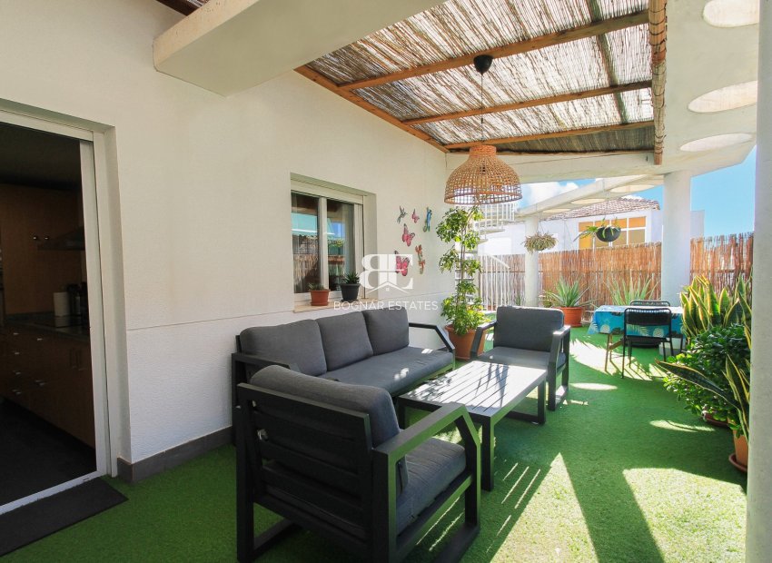 Resale - apartment -
Alicante - Carolinas Altas