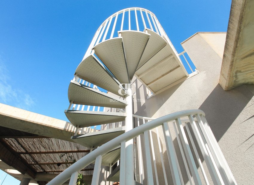 Resale - apartment -
Alicante - Carolinas Altas