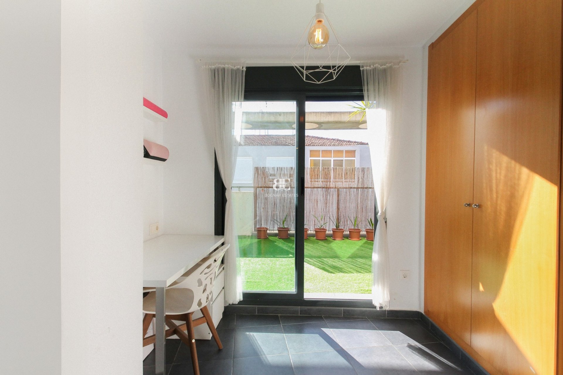 Resale - apartment -
Alicante - Carolinas Altas