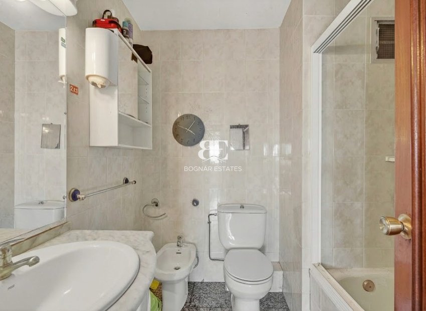 Resale - apartment -
Alicante - Center