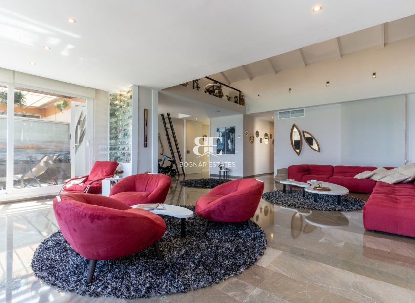 Resale - apartment -
Alicante - Center