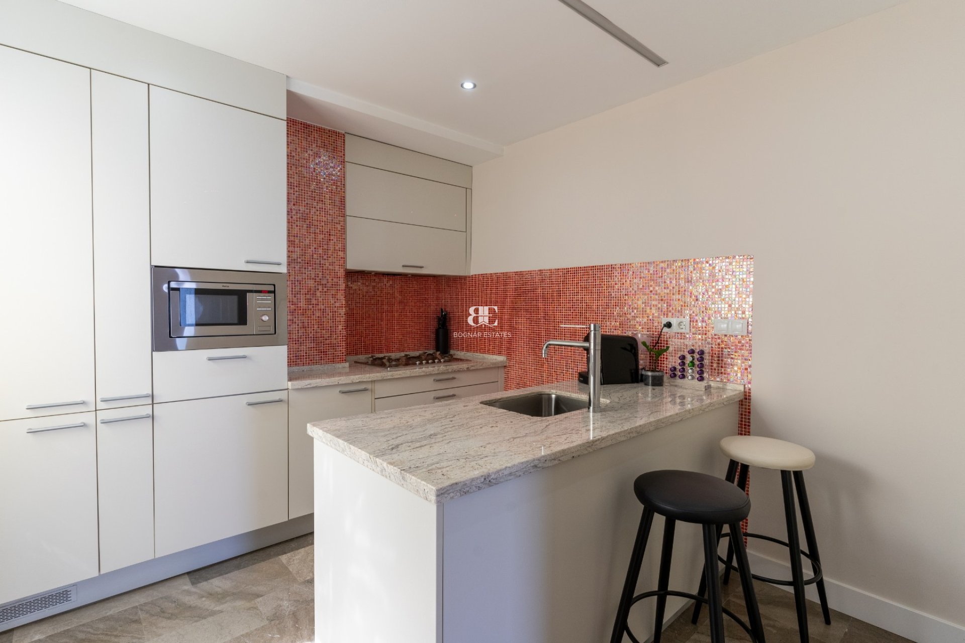 Resale - apartment -
Alicante - Center