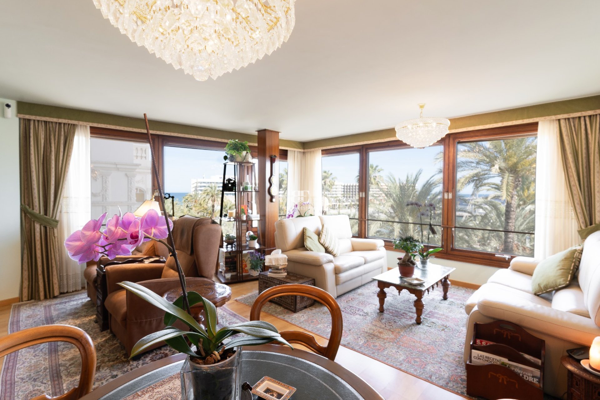 Resale - apartment -
Alicante - Center