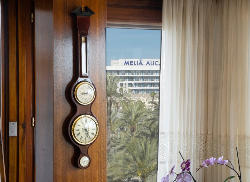 Resale - apartment -
Alicante - Center