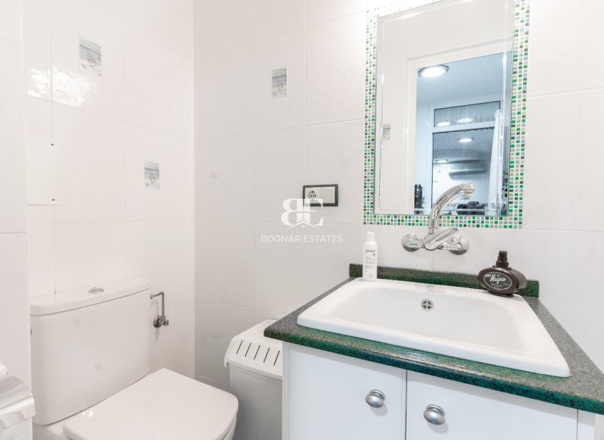 Resale - apartment -
Alicante - Center