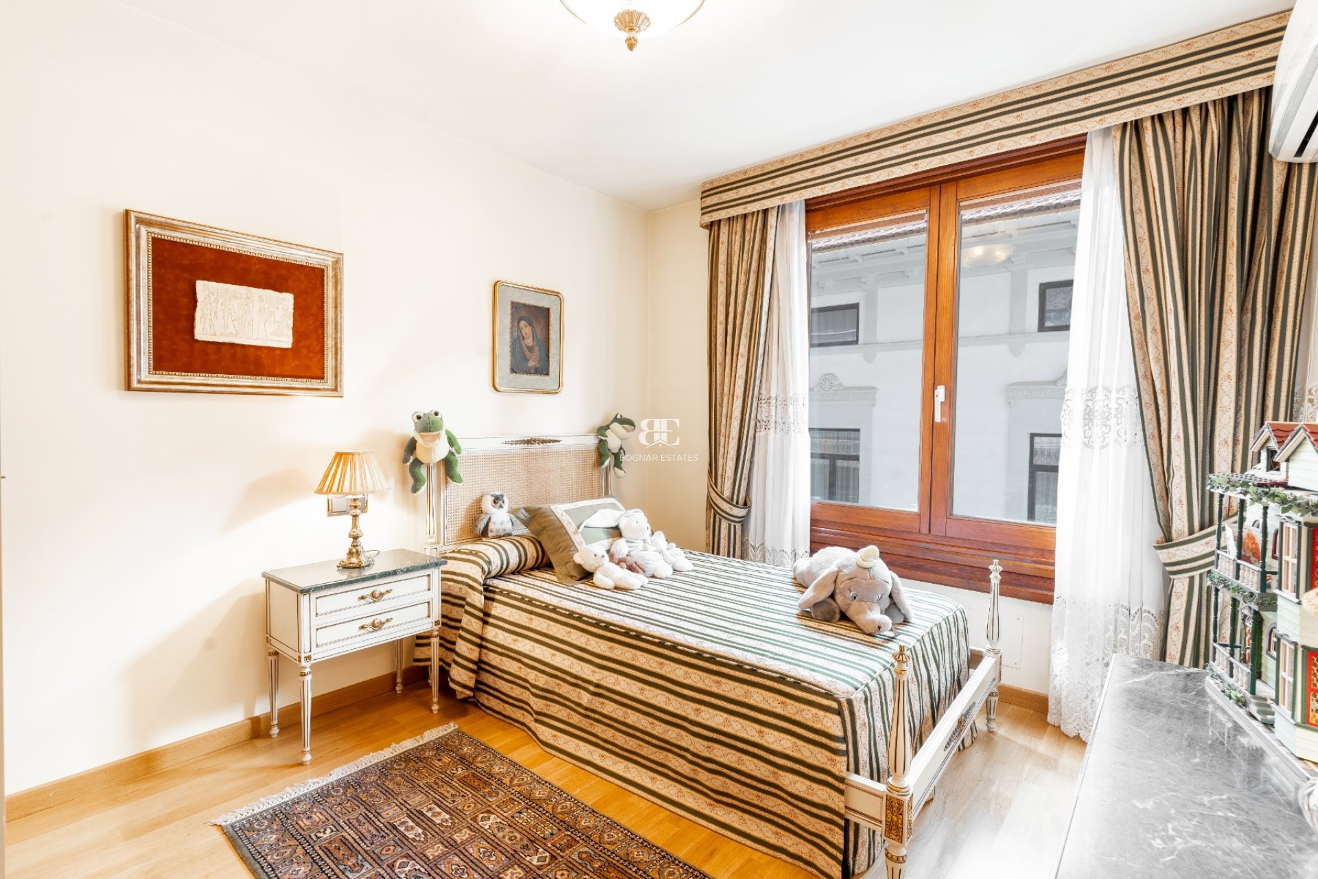 Resale - apartment -
Alicante - Center