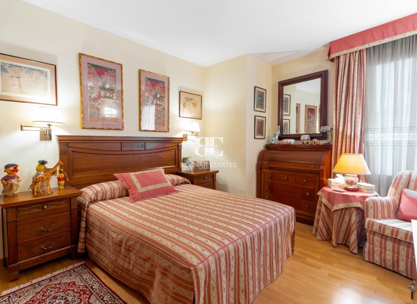 Resale - apartment -
Alicante - Center