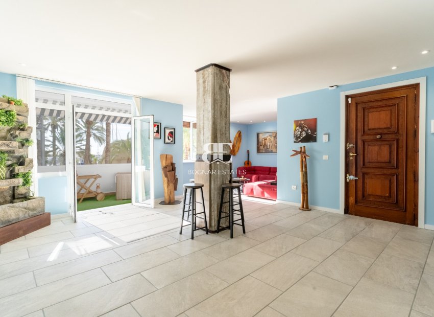 Resale - apartment -
Alicante - Center