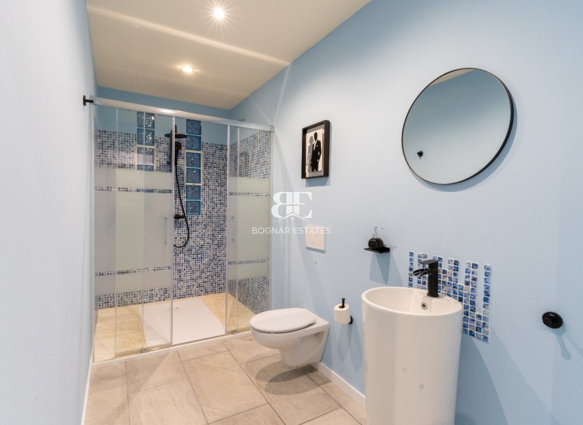 Resale - apartment -
Alicante - Center